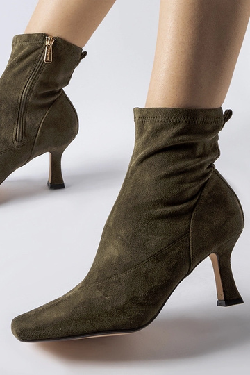 Stivaletti verdi con tacco... 2
