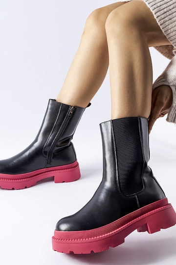 Stivaletti neri con suola...