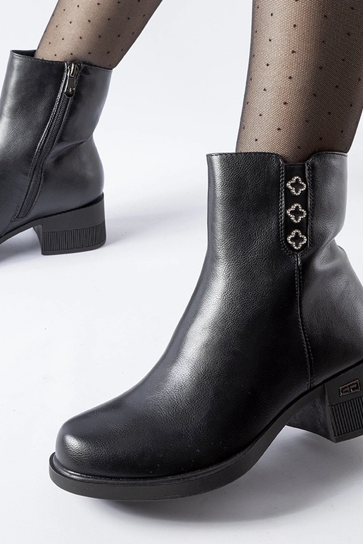 Stivaletti neri foderati con zirconi...