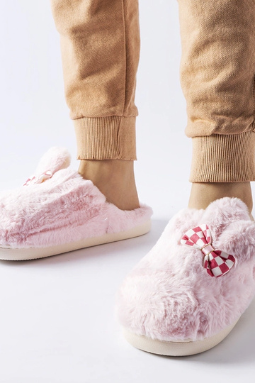 Ciabatte rosa da donna isolate con orecchie Buga