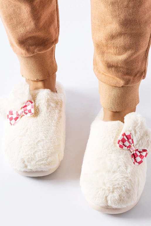 Ciabatte bianche da donna isolate con... Ciabatte bianche da donna isolate con...