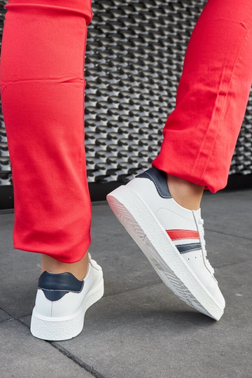 Sneakers Camilla in pelle bianca con lacci