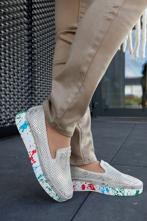 Scarpe basse beige su zeppa colorata...