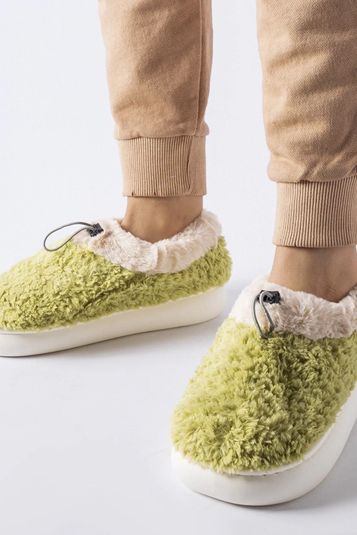 Pantofole calde verdi con tallone... Pantofole calde verdi con tallone...