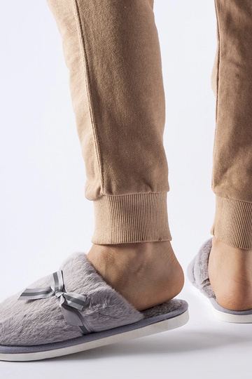 Pantofole calde grigie con fiocco Antonina 2
