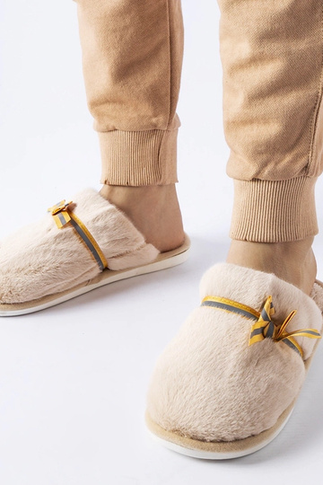 Pantofole beige calde con fiocco Antonino