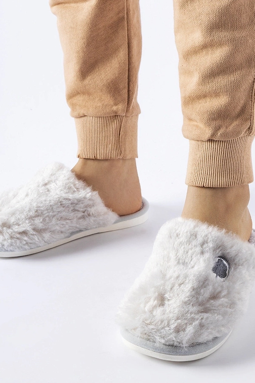 Pantofole calde grigie con patch Alessio Pantofole calde grigie con patch Alessio