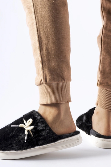Pantofole nere con cordino decorativo Medoro