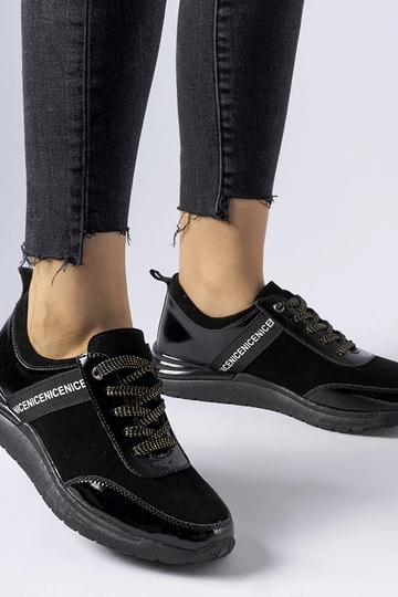 Sneakers in pelle nera...