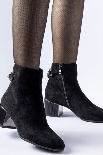 Stivaletti neri con catena...