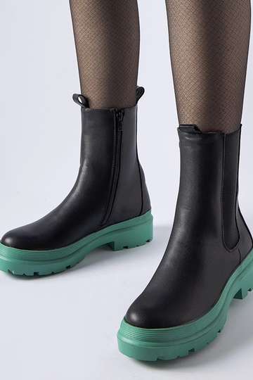 Stivaletti neri con suola...