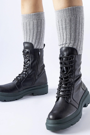 Scarponi da trekking neri...