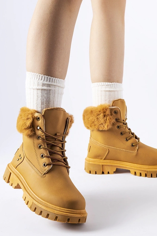 Stivali marroni con pelliccia...