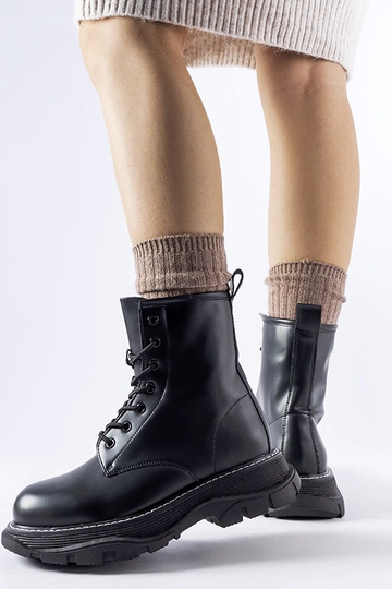 Scarpe nere da lavoro su...