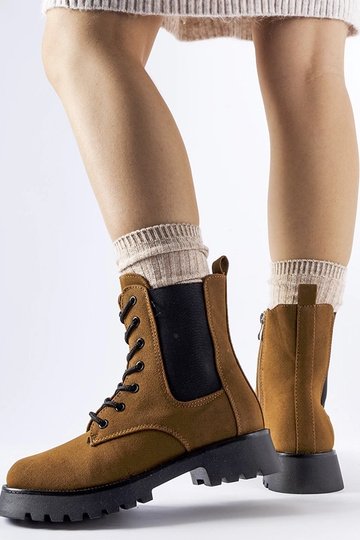 Stivaletti marroni con... 2