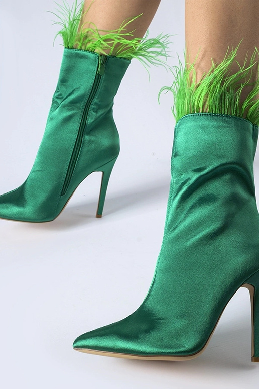 Stivaletti verdi decorati con piume...