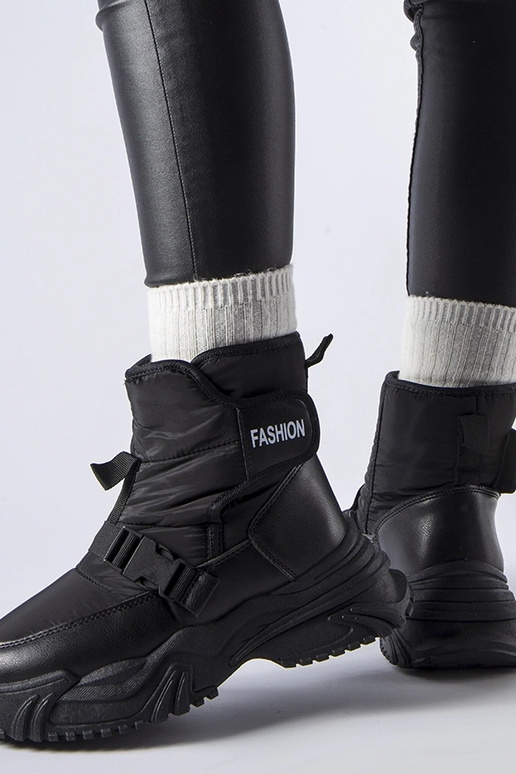 Stivali da neve neri isolati con... Stivali da neve neri isolati con...