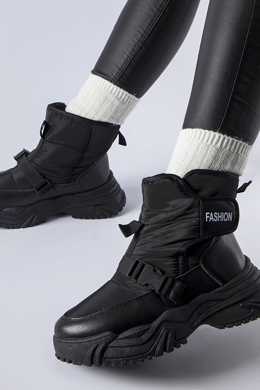 Stivali da neve neri isolati con... Stivali da neve neri isolati con...