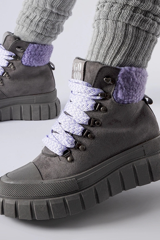 Stivaletti grigi con dettagli viola...