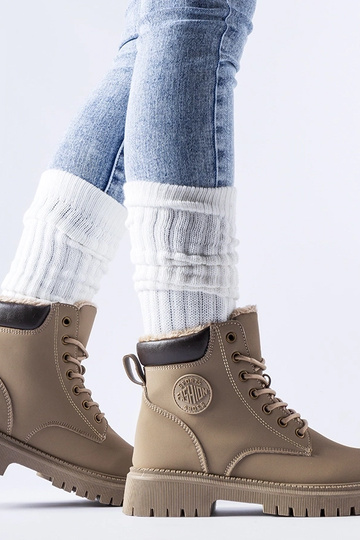 Stivali Medole marroni isolati 2