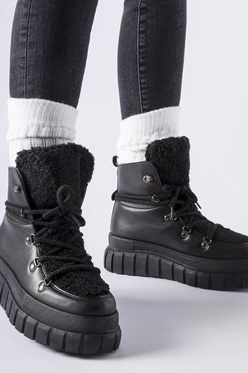 Stivaletti neri alla...