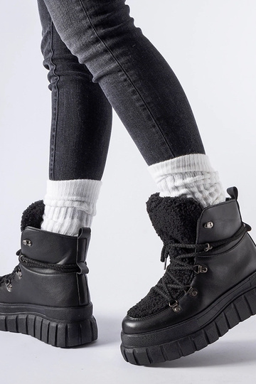 Stivaletti neri alla... 2