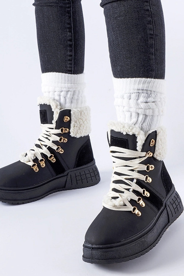 Lavoratori neri su una...