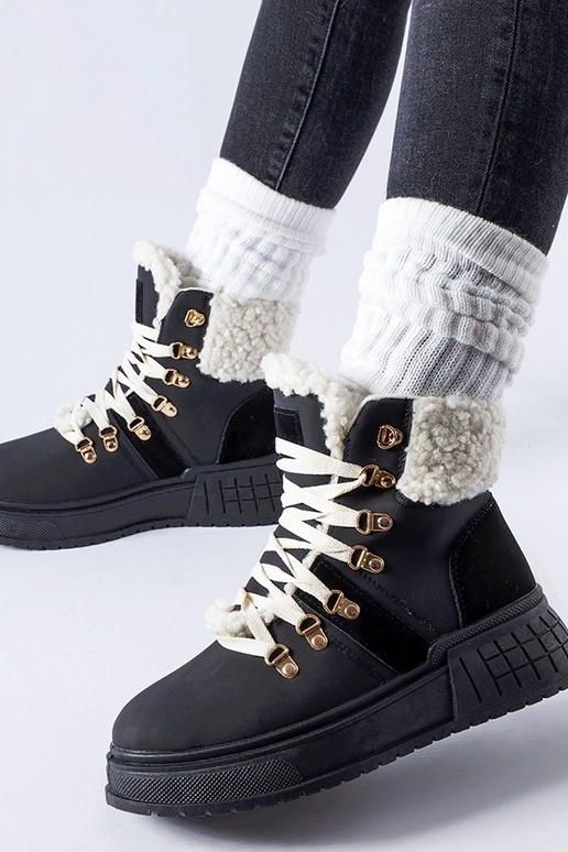 Lavoratori neri su una piattaforma...