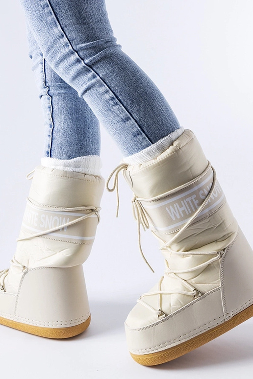 Stivali da neve beige leggeri e... Stivali da neve beige leggeri e...