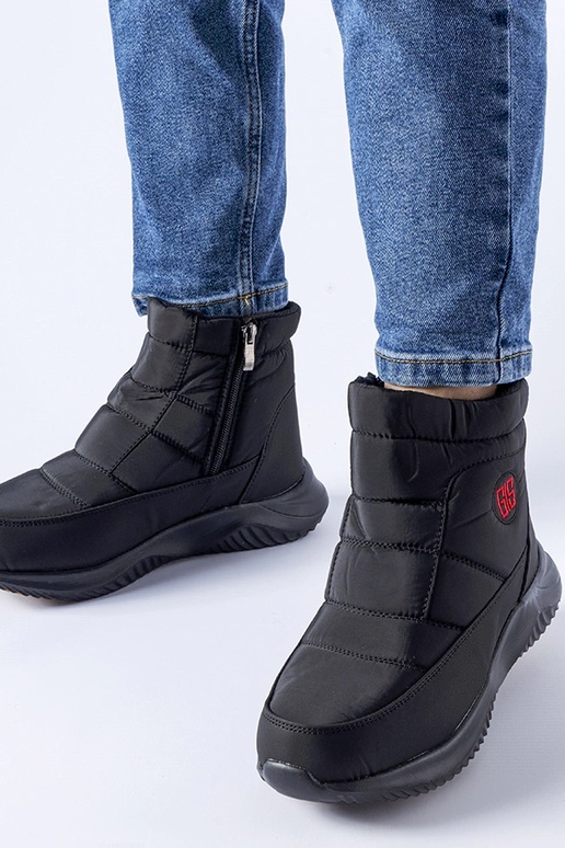 Stivali da neve corti neri isolati... Stivali da neve corti neri isolati...