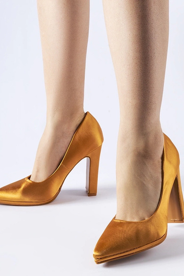 Décolleté in raso marrone...