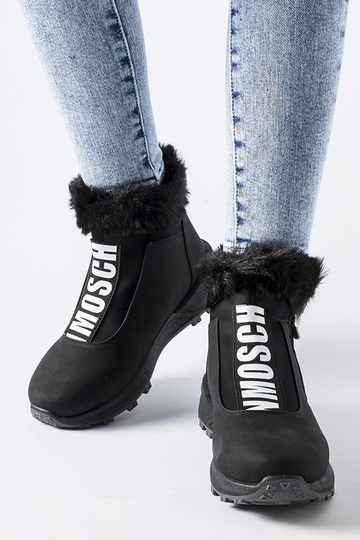 Sneakers alte nere isolate Oneglia 2