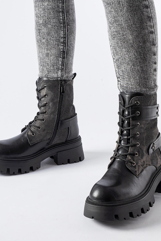 Scarponi neri imbottiti con...