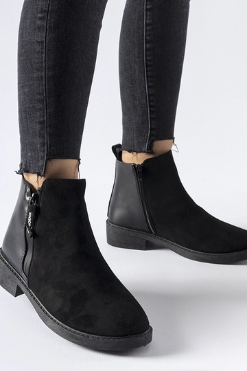 Stivaletti classici neri...