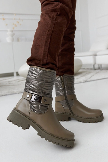 Stivaletti isolati verdi...