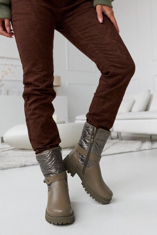 Stivaletti isolati verdi con...