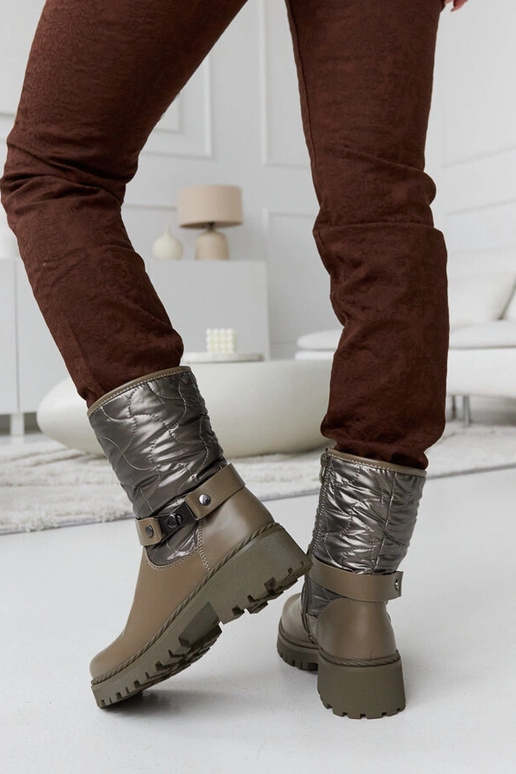 Stivaletti isolati verdi con...