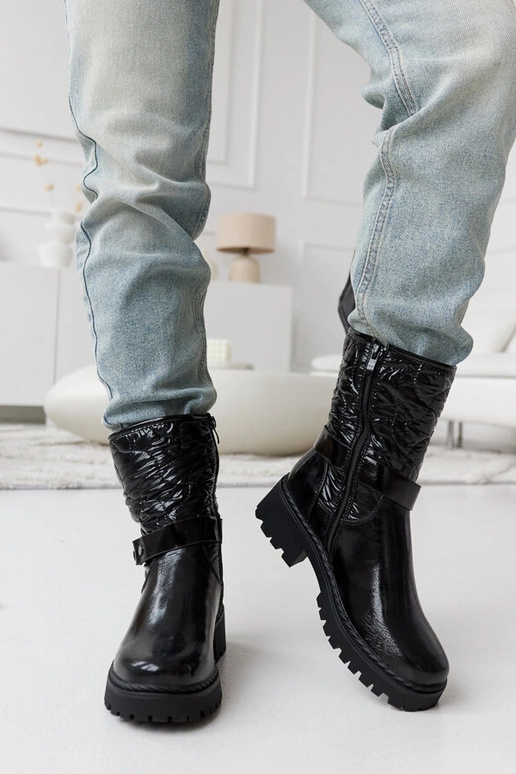 Scarpe laccate nere con cinturino...