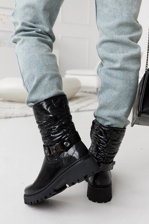 Scarpe laccate nere con cinturino...