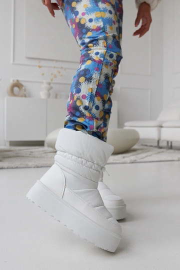 Stivali bianchi invernali...