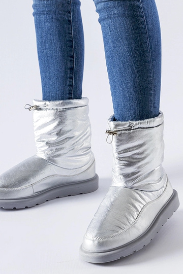 Stivali da neve isolati...