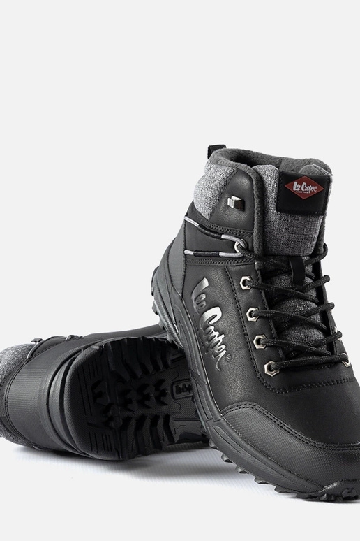 Scarponi da trekking da uomo isolati... Scarponi da trekking da uomo isolati...