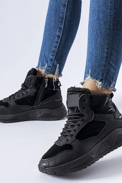 Stivali da neve sportivi isolati neri... Stivali da neve sportivi isolati neri...