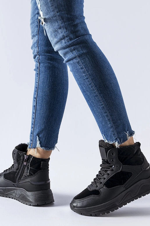 Stivali da neve sportivi isolati neri... Stivali da neve sportivi isolati neri...