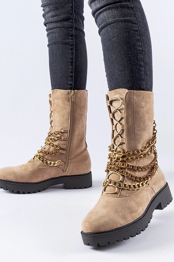 Stivaletti beige isolati... 2