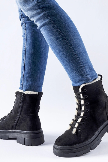 Stivali neri isolati in... 2