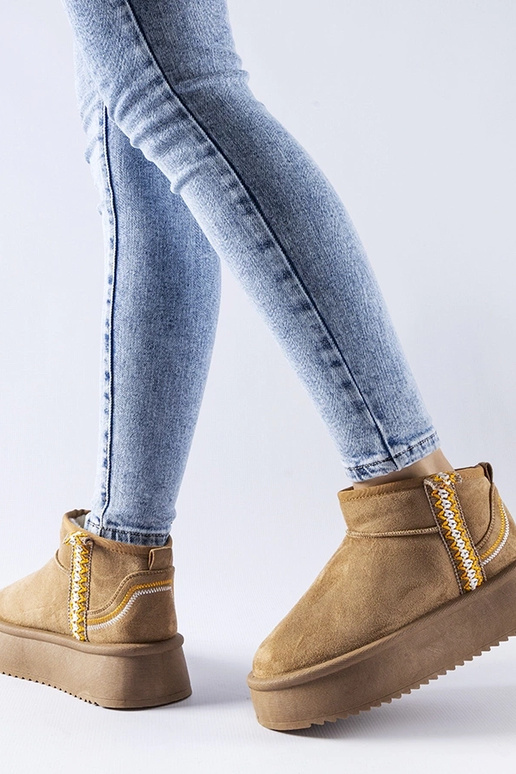 Stivali da neve con platforma Scavi...