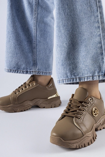 Sneakers marroni con suola...