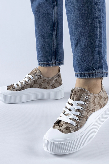 Sneakers marroni decorate con il monogramma Cavi 2