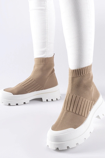 Sneakers Varden marroni con tomaia elastica 2